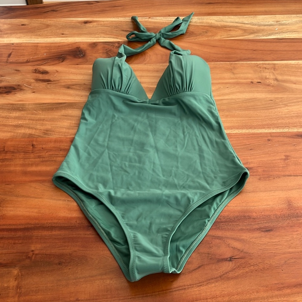 Cupshe New Halter One Piece Bathing Suit size medium